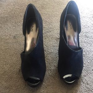 Alfani faux suede Pump